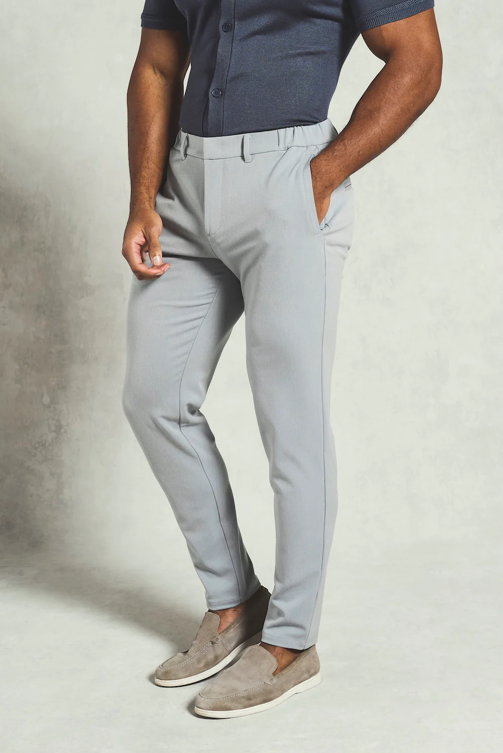 365 Muscle Fit Trouser in Grey - Image 2