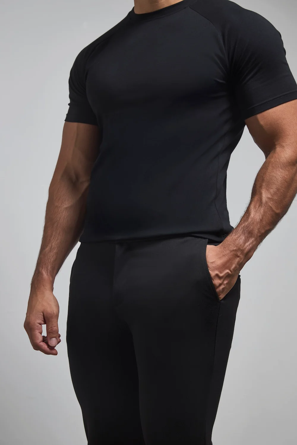 365 Trousers in Black - Image 4