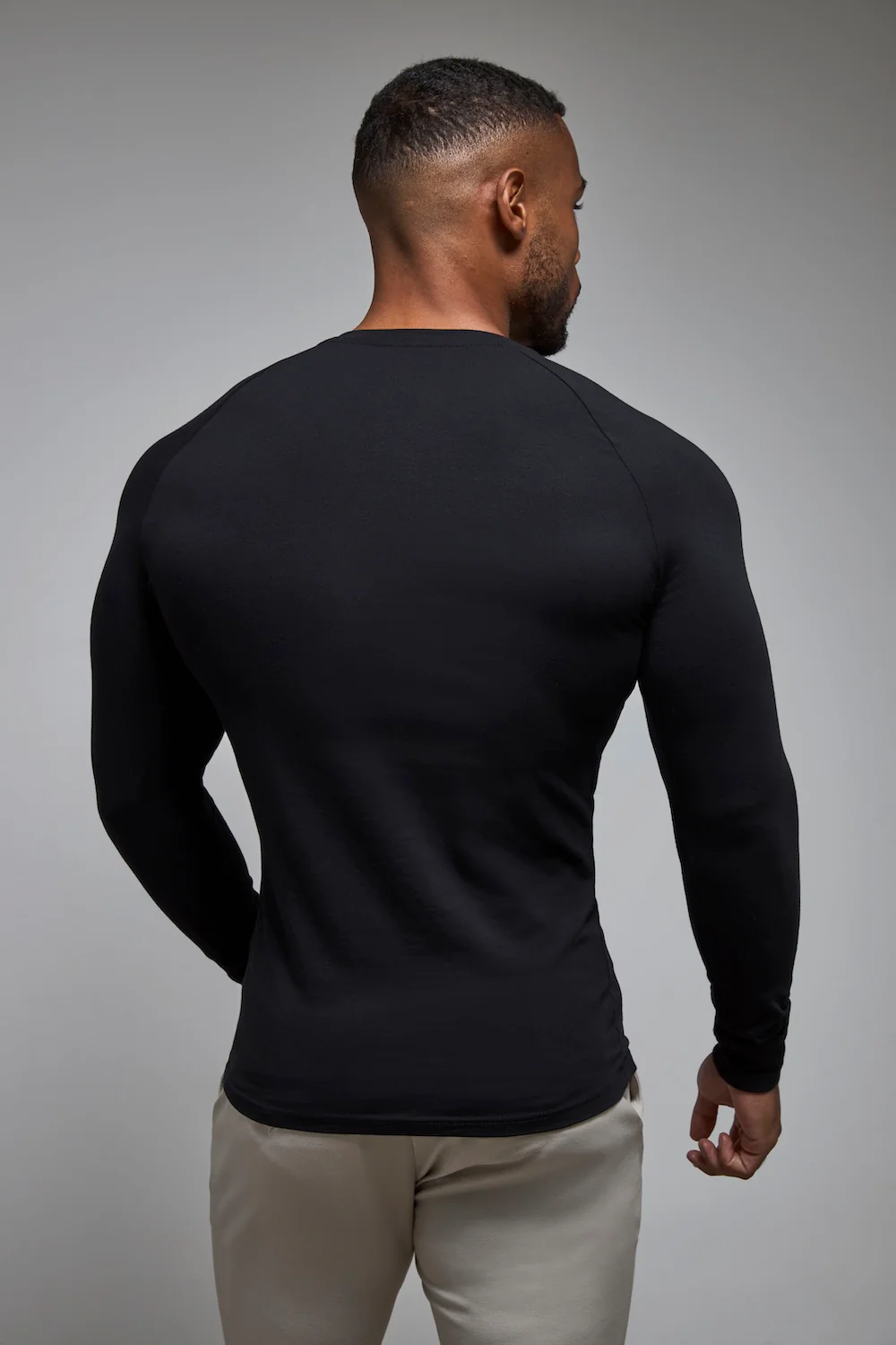 Muscle Fit Long Sleeve T-Shirt in Black - Image 6