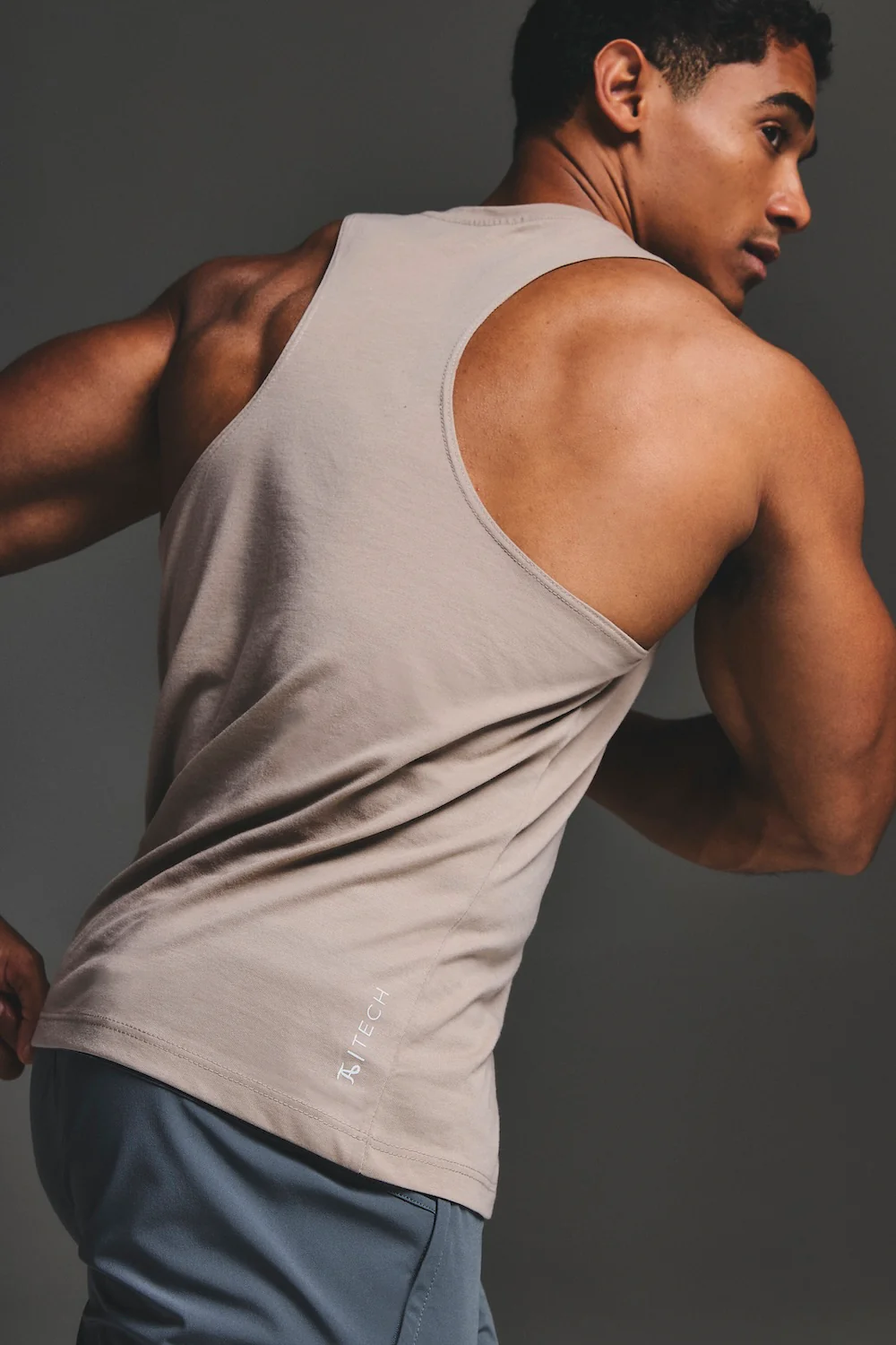 Essential Training Vest in Sand - Image 4