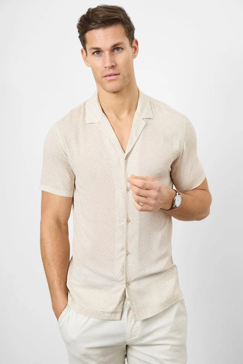 Printed Shirt in Neutral Chevron - Image 5