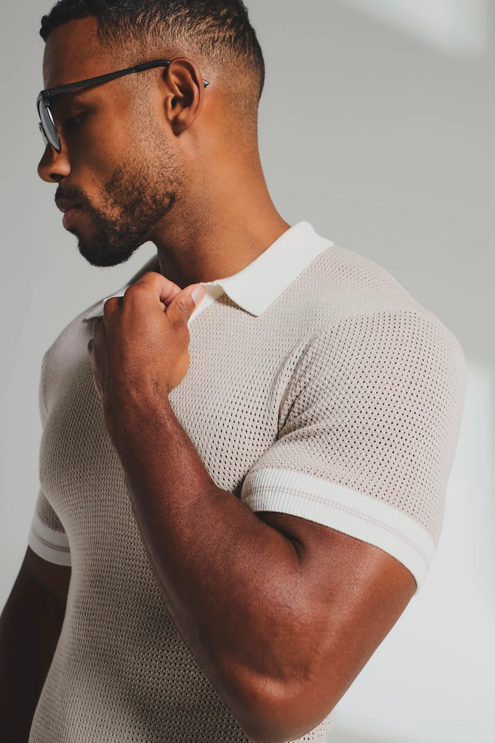 Colour Block Tipped Knitted Open Collar Polo in Neutral - Image 2