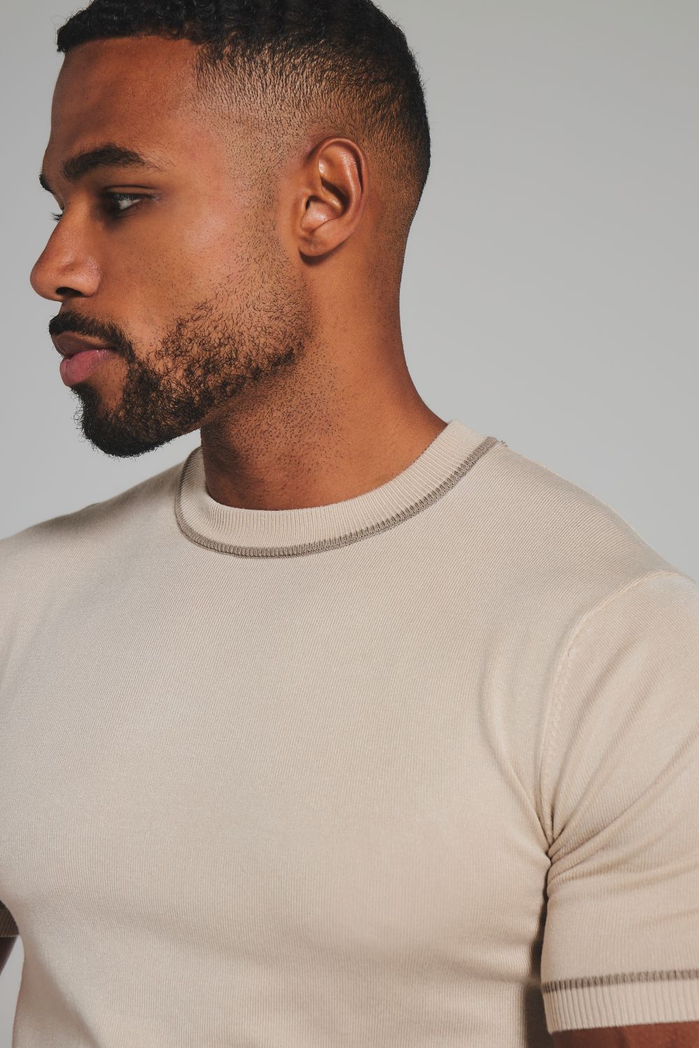 Contrast Tipped Knitted T-Shirt in Light Stone - Image 5