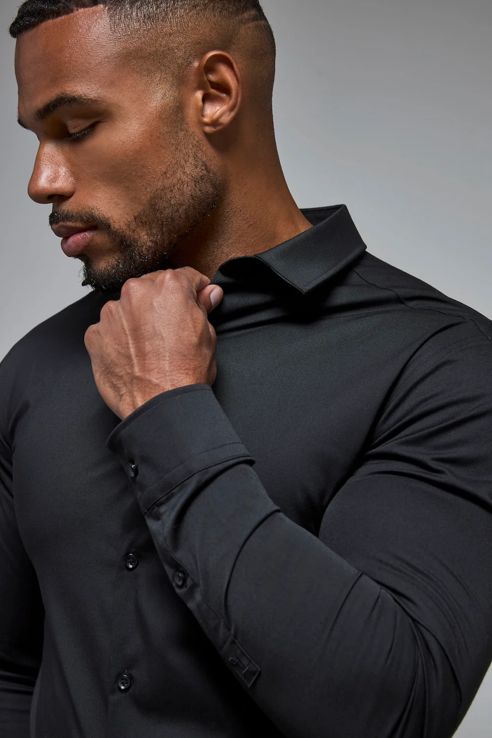 Muscle Fit Dress Shirt in Black - Image 3