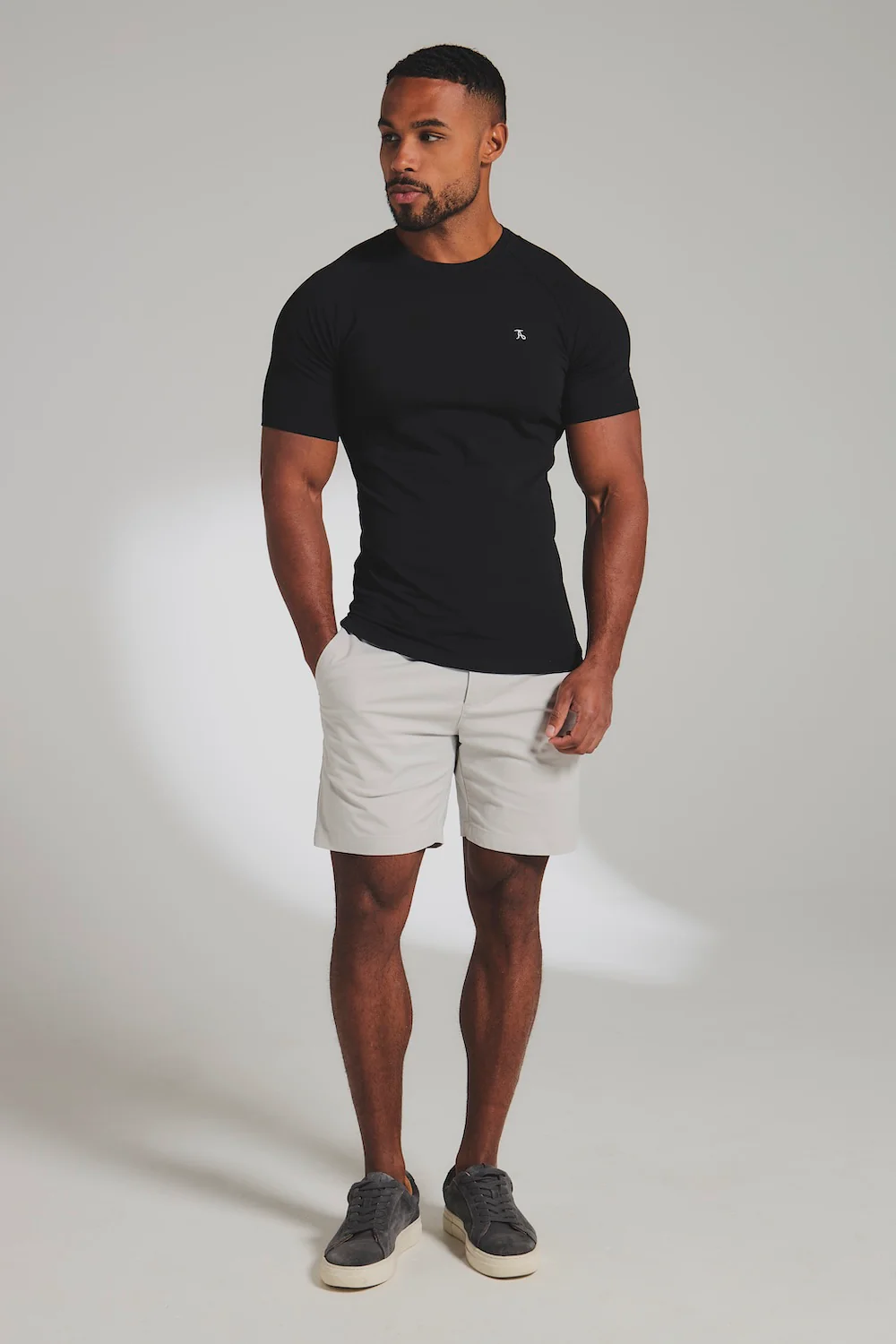 Muscle Fit T-Shirt in Black - Image 3