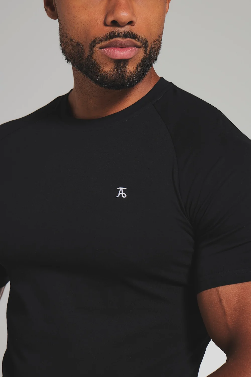 Muscle Fit T-Shirt in Black - Image 4