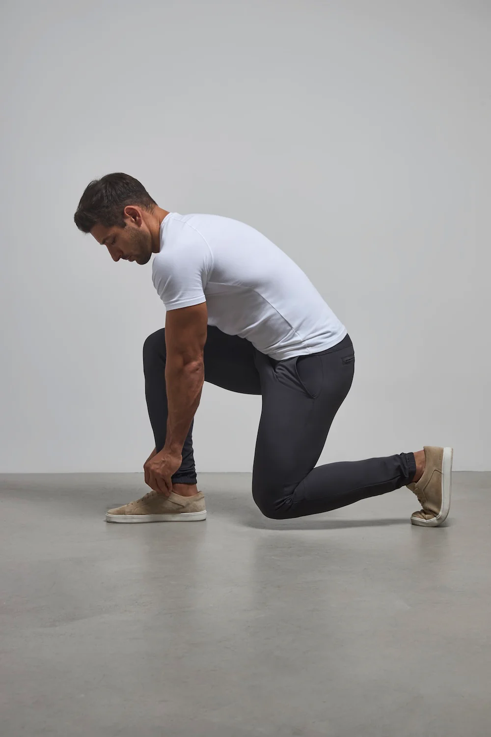Everyday Tech Trousers in Graphite - Image 7