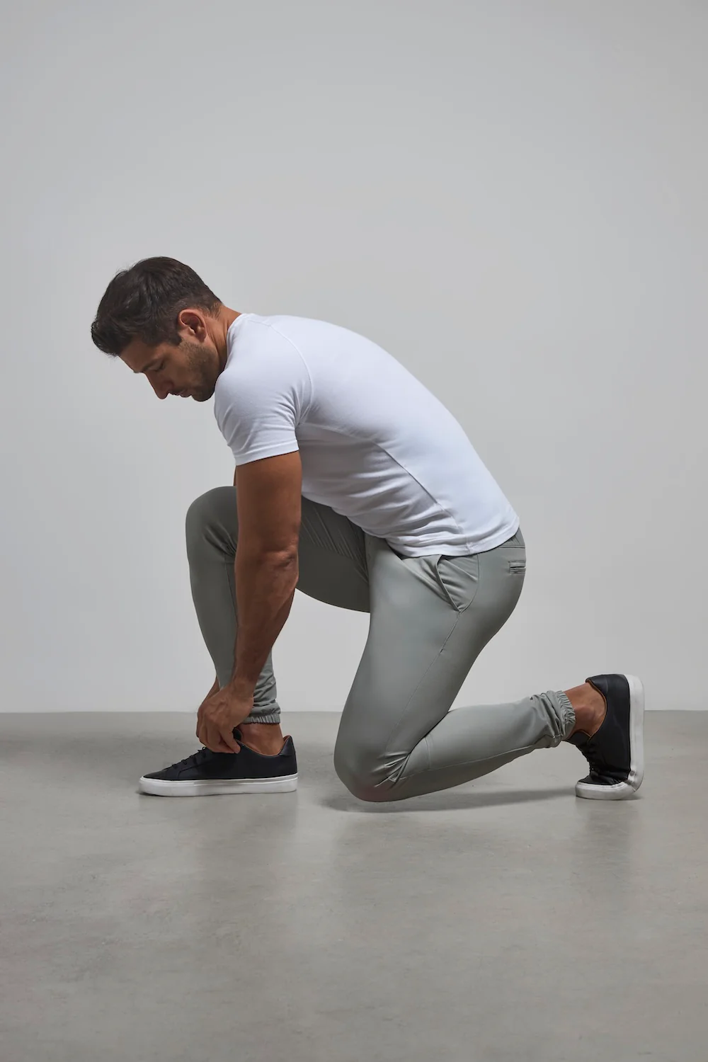Everyday Tech Trousers in Soft Grey - Image 9
