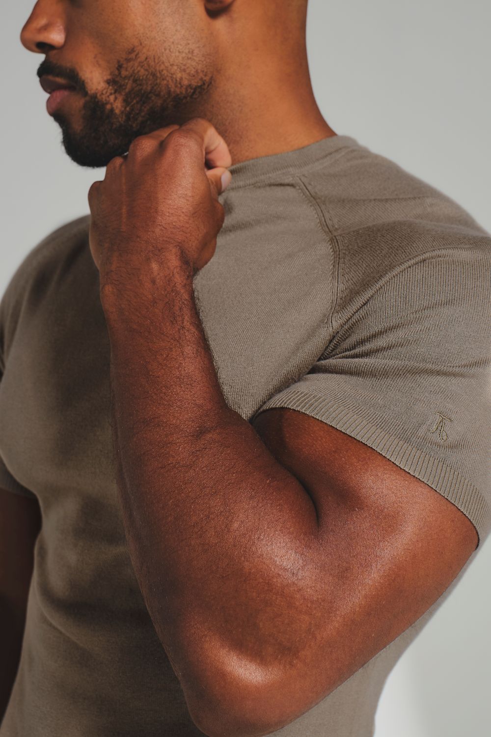 Fine Gauge Knitted T-Shirt in Khaki - Image 3