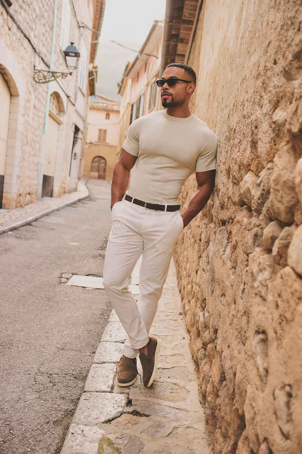 Fine Gauge Knitted T-Shirt in Linen - Image 7
