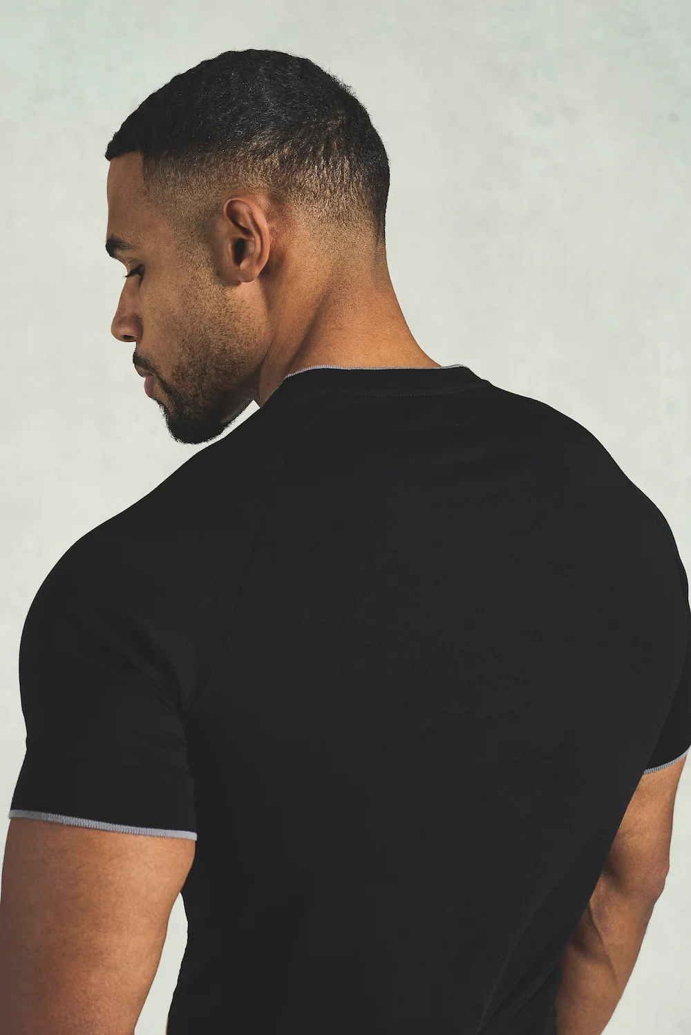 Fine Tipped T-Shirt in Black and Graphite - Image 6