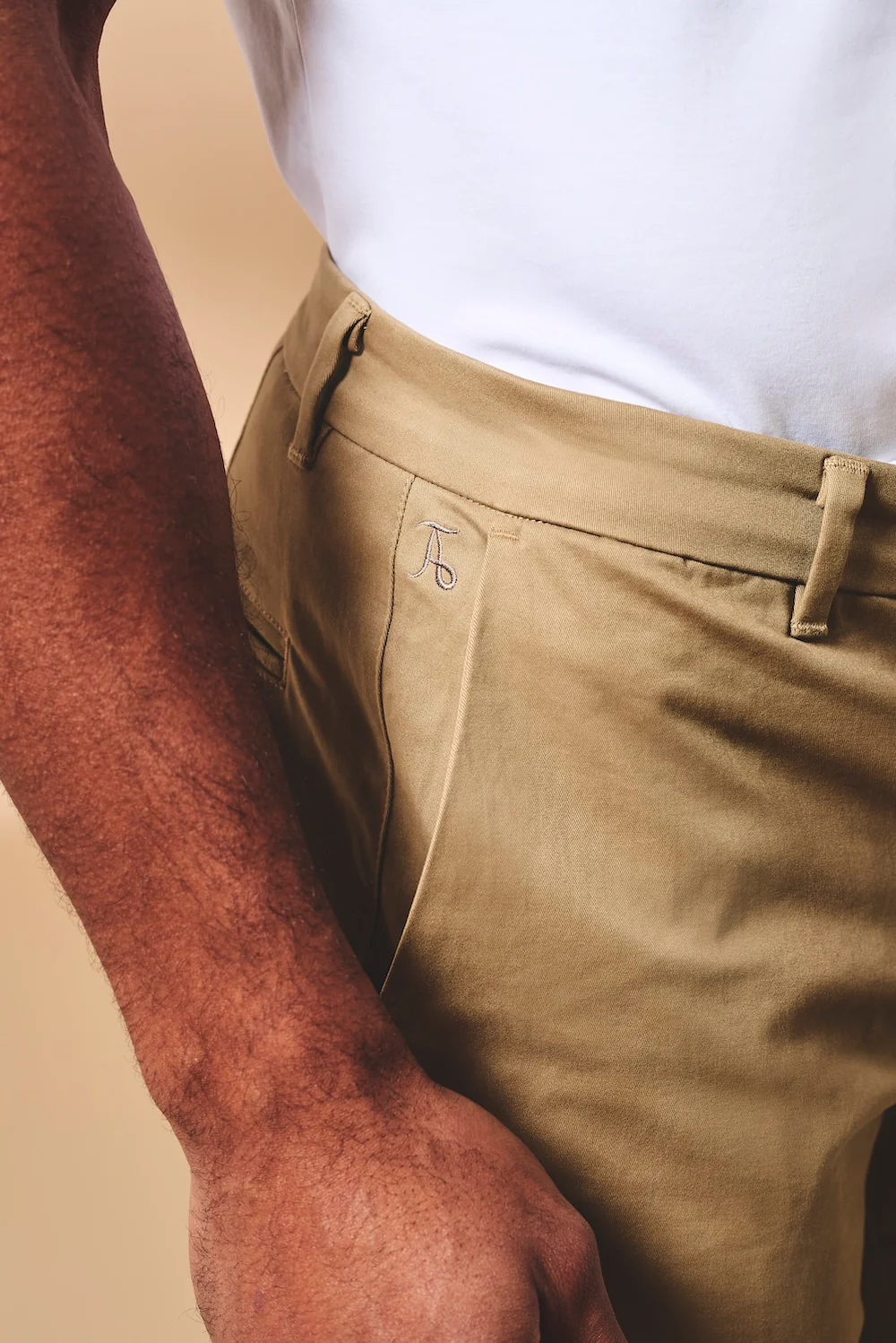 Muscle Fit Stretch Chino Shorts in Dark Sand - Image 5