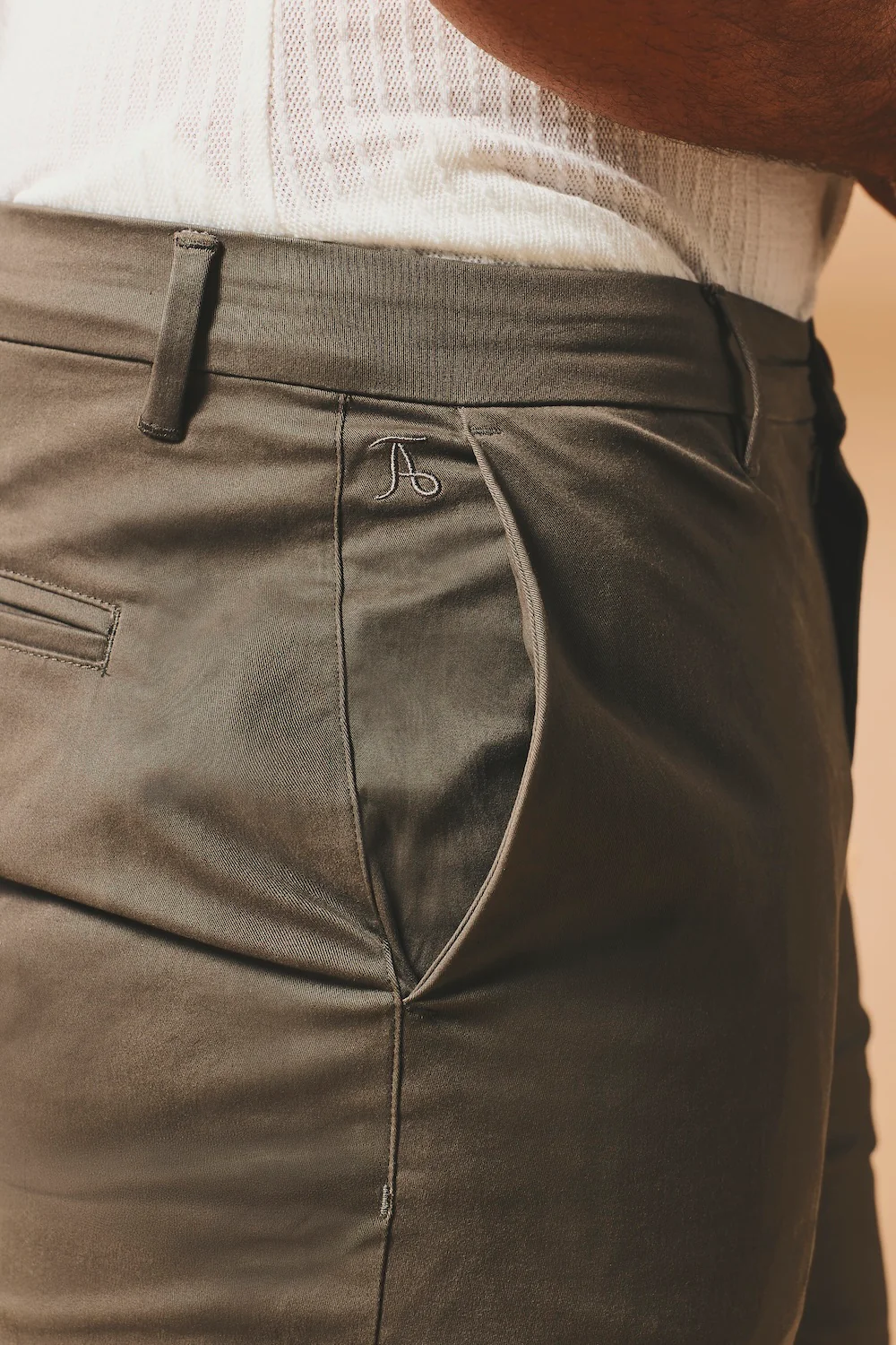 Muscle Fit Stretch Chino Shorts in Mocha - Image 5