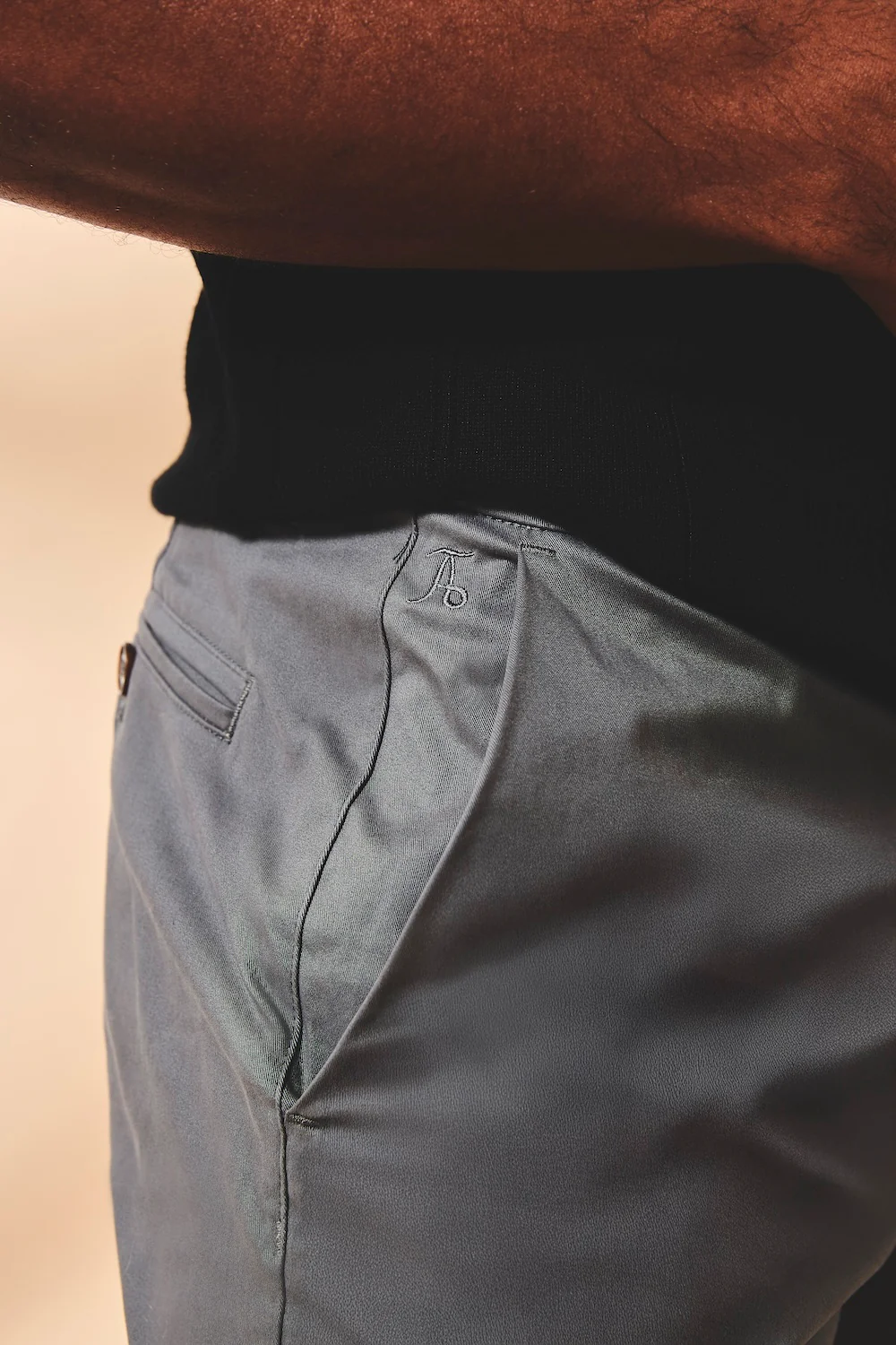 Muscle Fit Stretch Chino Shorts - Shorter Length in Dark Pewter - Image 4