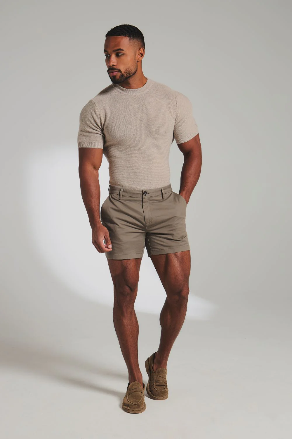 Muscle Fit Stretch Chino Shorts - Shorter Length in Dark Taupe - Image 4