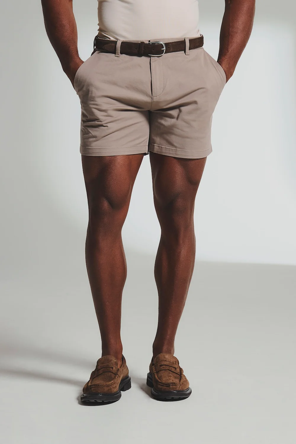 Muscle Fit Stretch Chino Shorts - Shorter Length in Mushroom