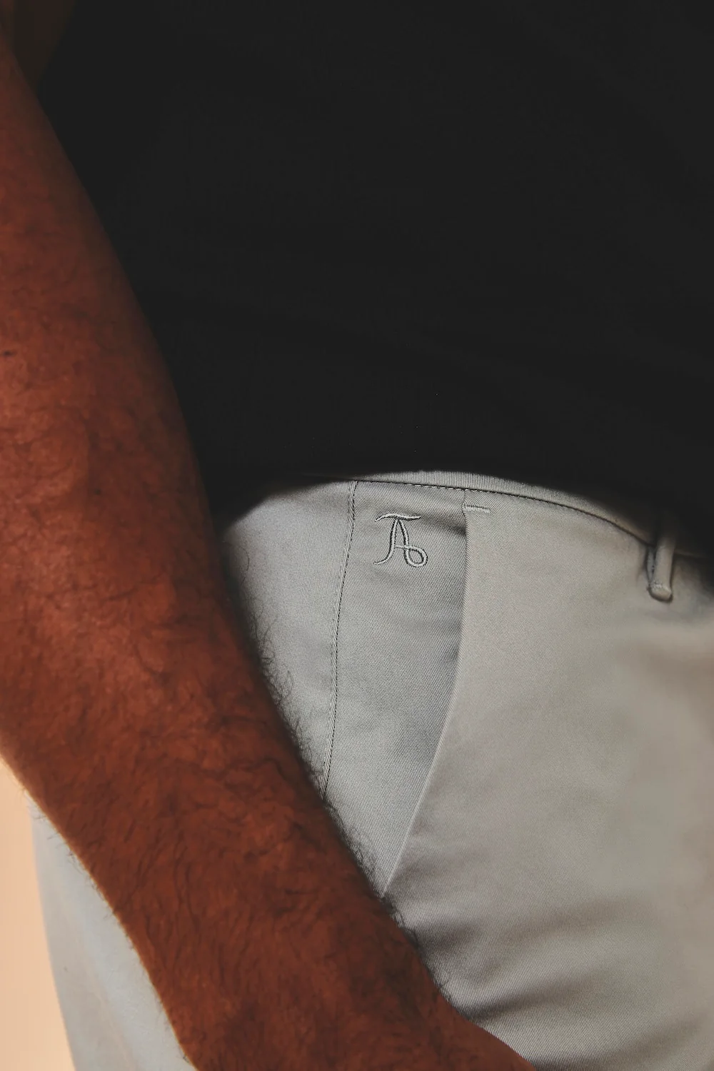 Muscle Fit Stretch Chino Shorts - Shorter Length in Pale Grey - Image 3