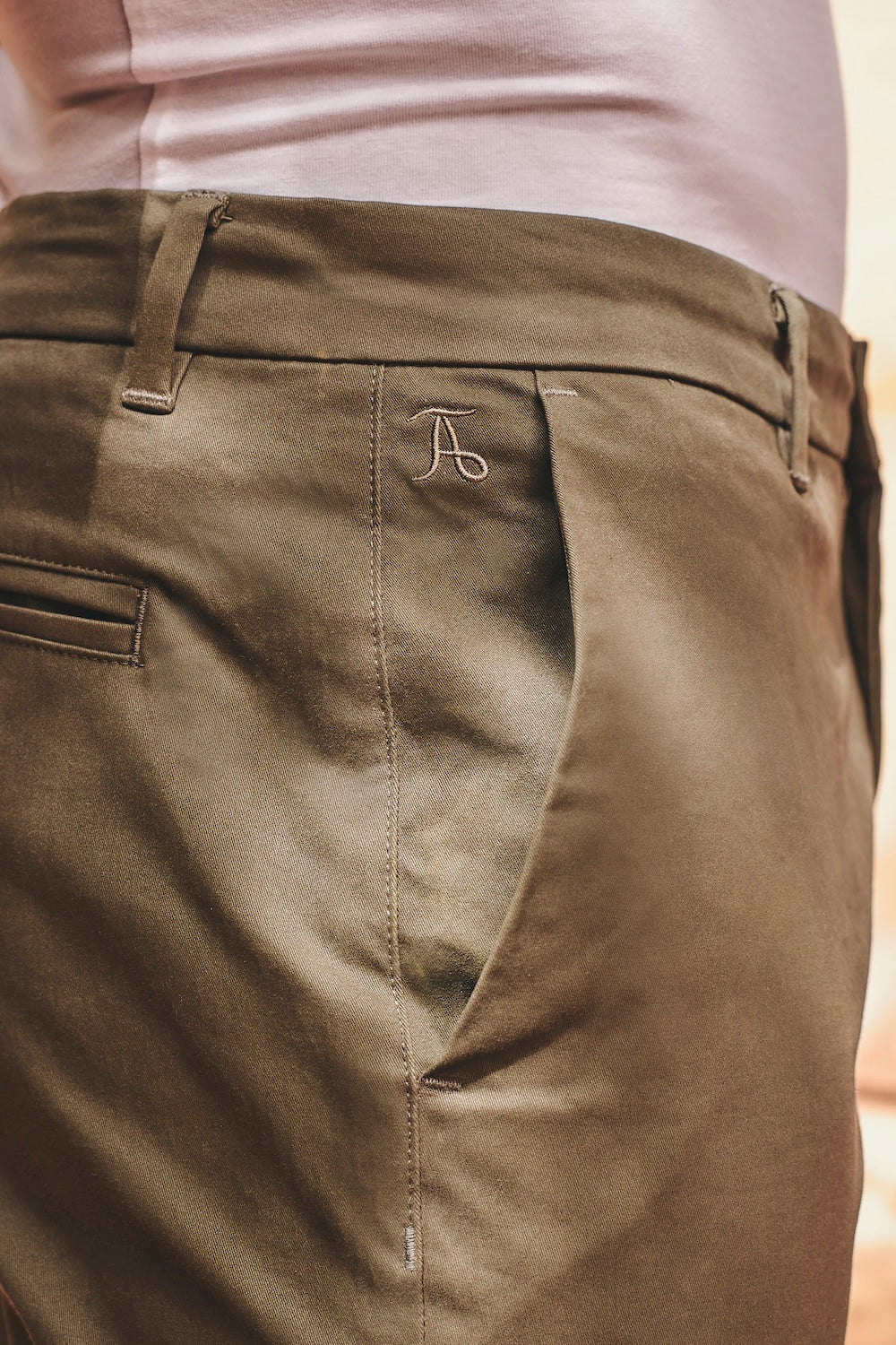 Muscle Fit Stretch Chino Shorts - Shorter Length in Soft Khaki - Image 5
