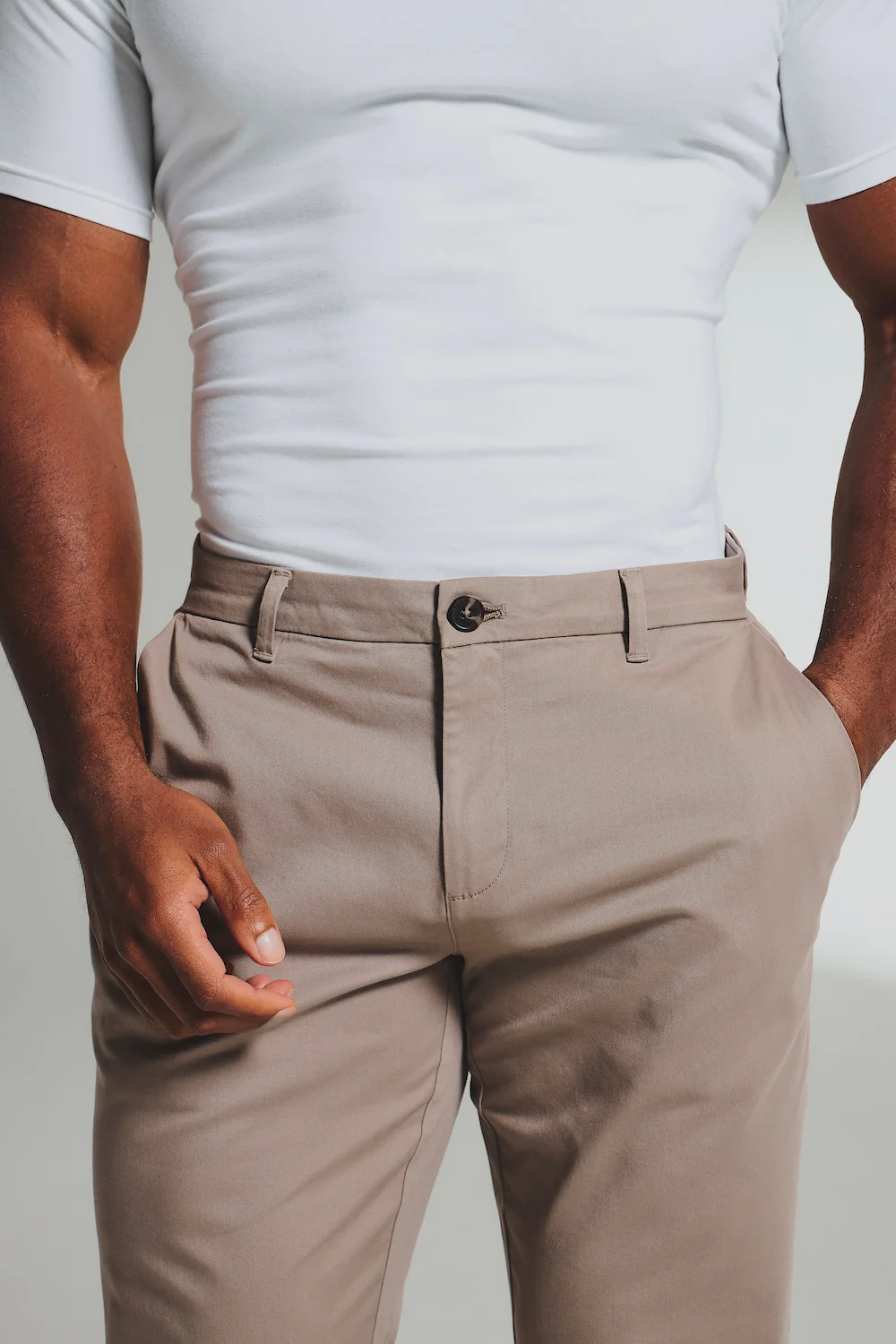 Muscle Fit Cotton Stretch Chino Trouser in Mushroom - Image 3