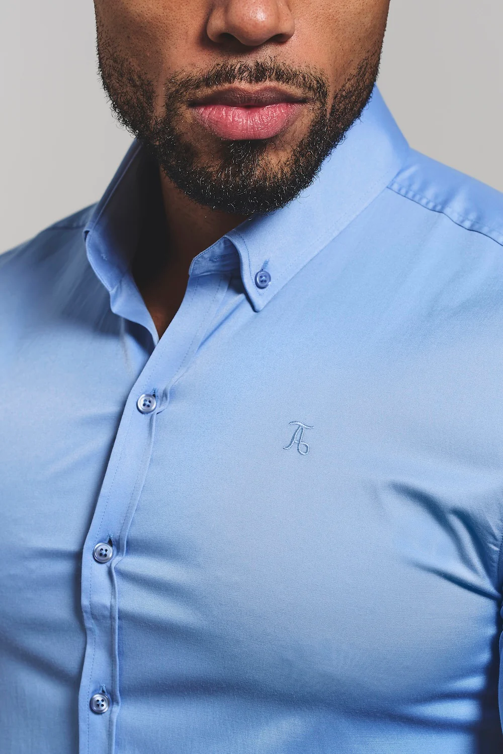 Muscle Fit Short Sleeve Signature Shirt in Mid Blue - Image 4