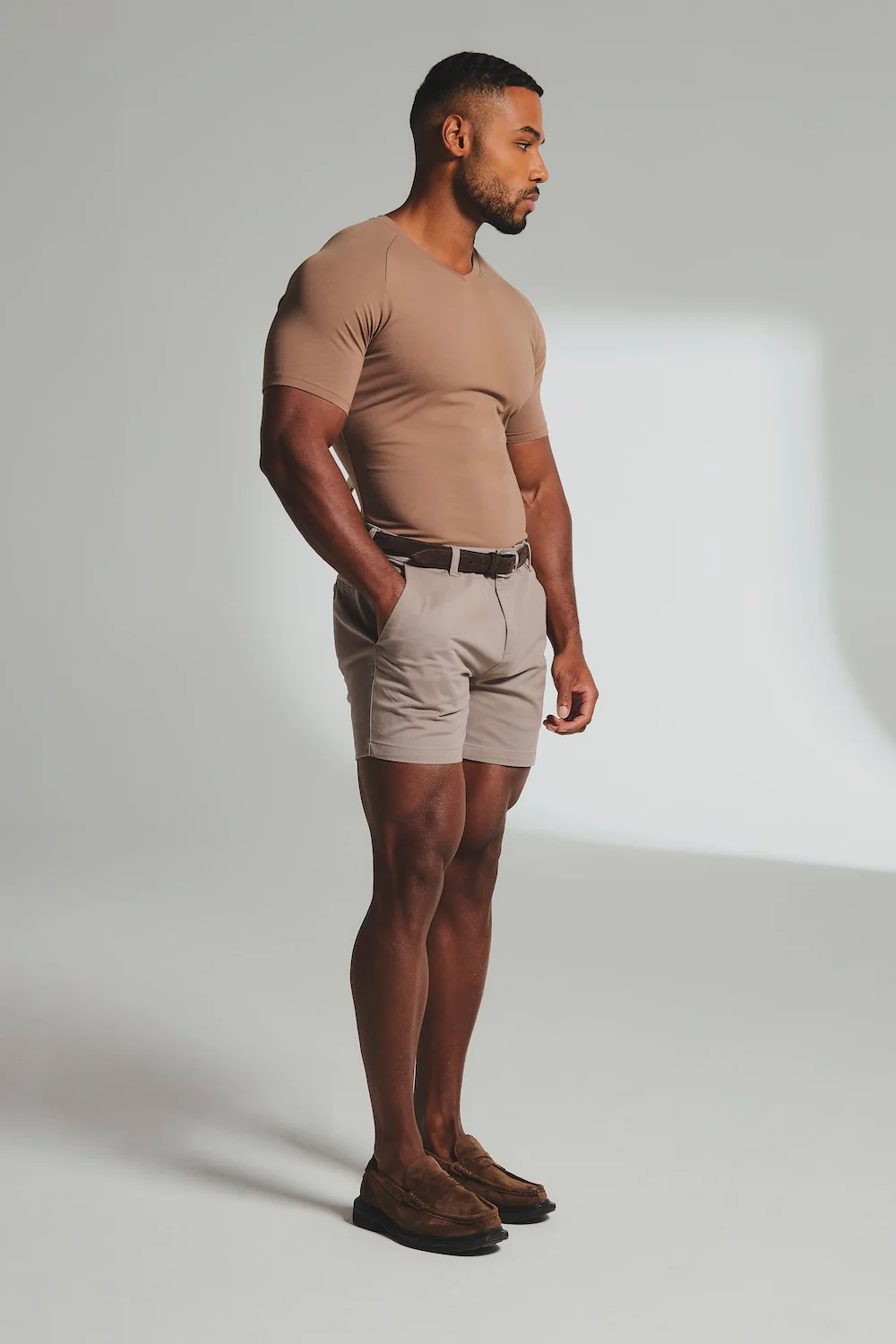 Muscle Fit V Neck in Soft Walnut - Image 4