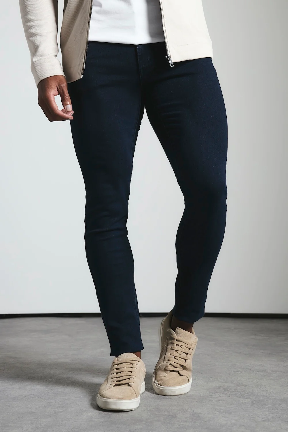 Muscle Fit Jeans in Indigo - Image 2