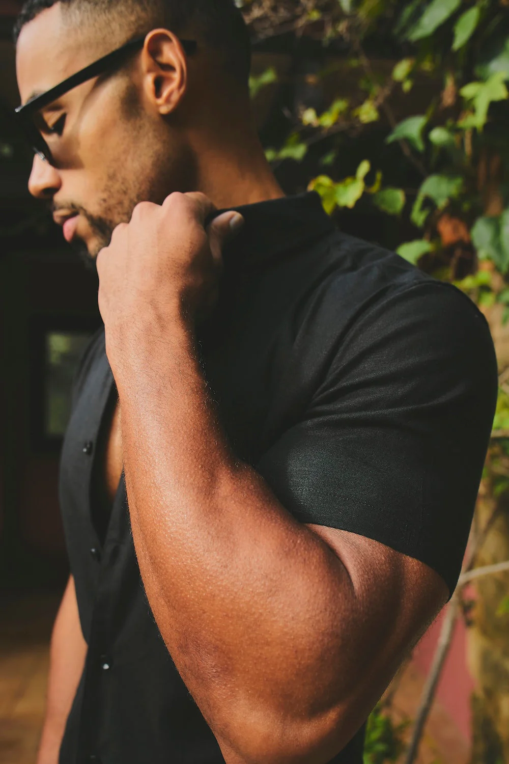 Stretch Linen Blend Button Through Shirt in Black - Image 2