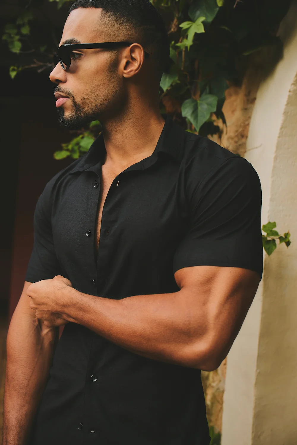 Stretch Linen Blend Button Through Shirt in Black - Image 3