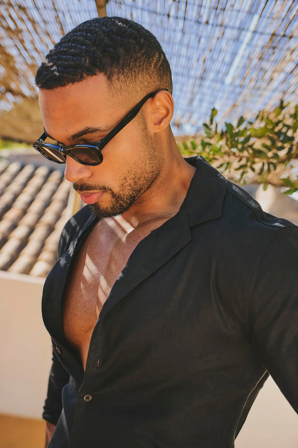 Stretch Linen Blend Cuban Collar Shirt in Black - Image 5