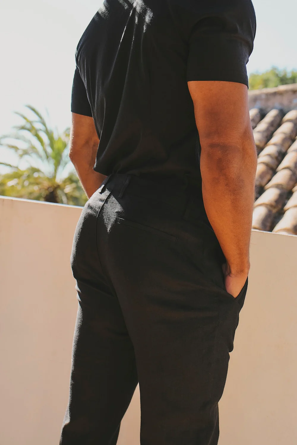 Stretch Linen Blend Single Pleated Trousers in Black - Image 6