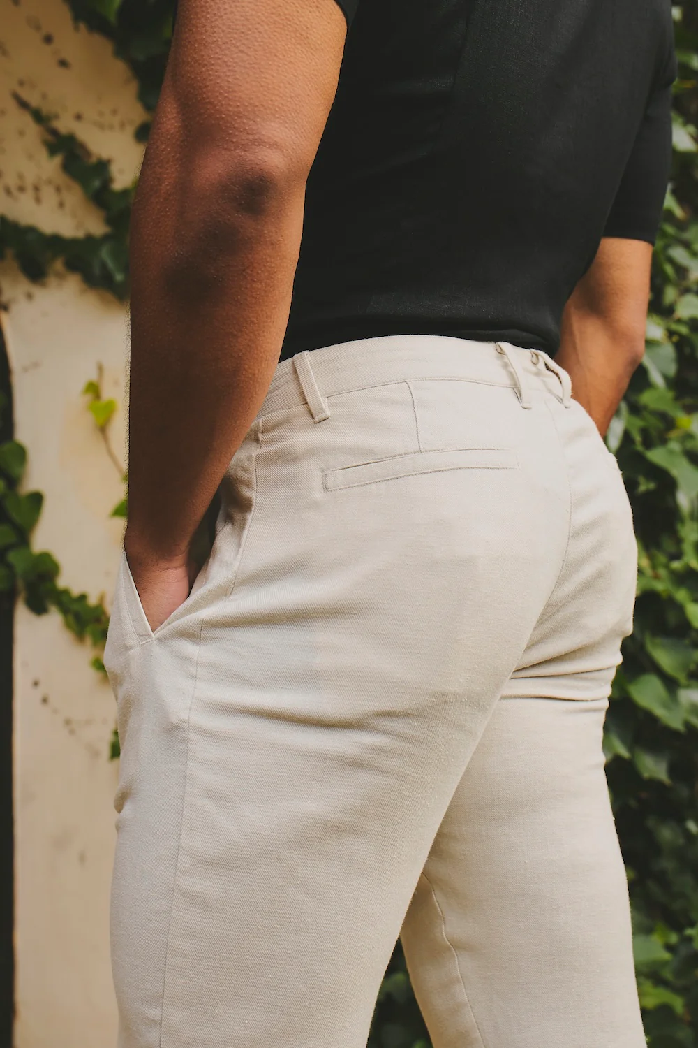 Stretch Linen Blend Single Pleated Trousers in Stone - Image 7
