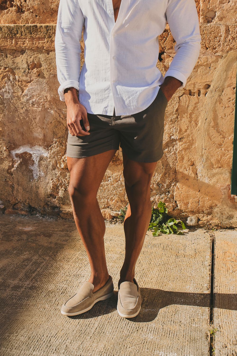 Stretch Smart Linen Blend Short in Mocha - Image 3
